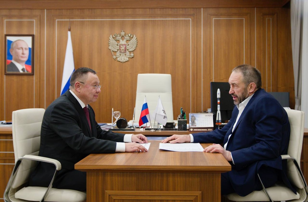 Глава Минстроя России Ирек Файзуллин и Премьер-министр Республики Татарстан Алексей Песошин обсудили вопросы инфраструктурного развития и восстановления новых…