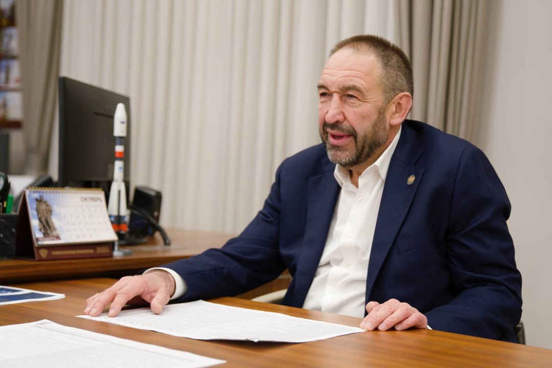 Глава Минстроя России Ирек Файзуллин и Премьер-министр Республики Татарстан Алексей Песошин обсудили вопросы инфраструктурного развития и восстановления новых…