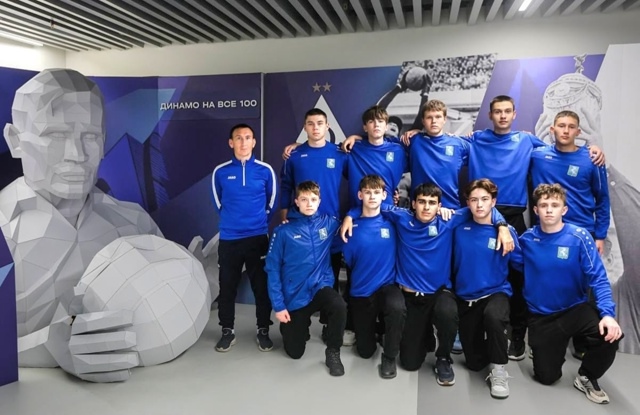 Трехкратные обладатели Кубка «НОВАТЭК», ставшие в этом году также победителями всероссийских соревнований «Кожаный мяч», футбольная команда Долгодеревенской…