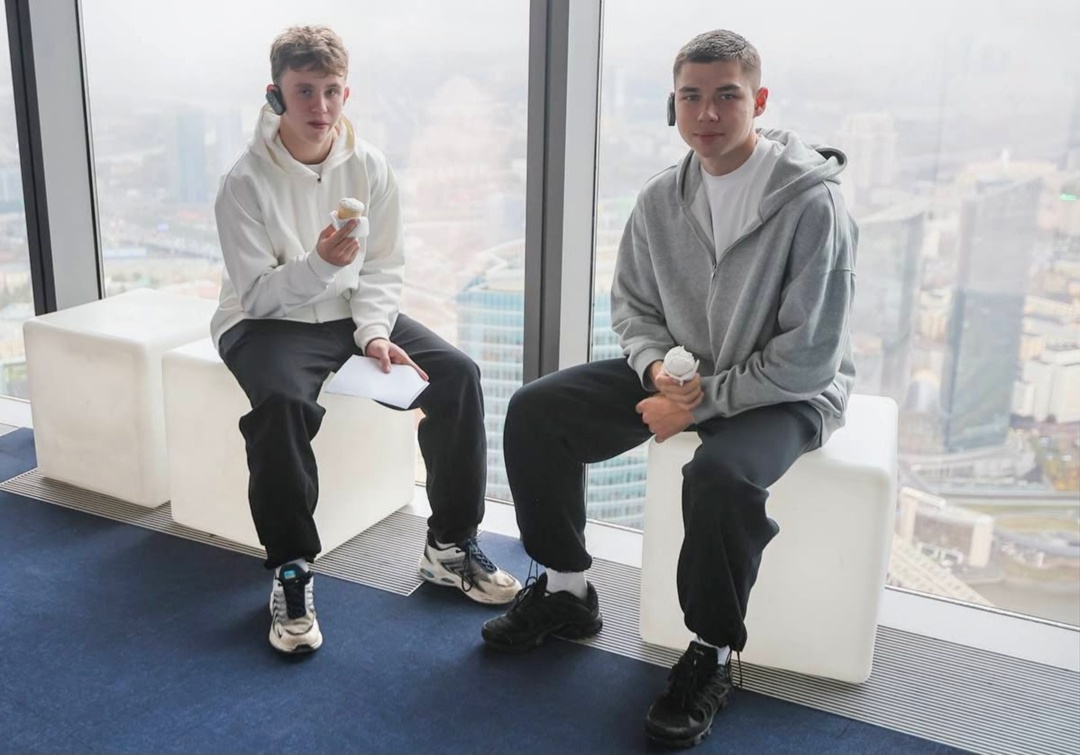 Трехкратные обладатели Кубка «НОВАТЭК», ставшие в этом году также победителями всероссийских соревнований «Кожаный мяч», футбольная команда Долгодеревенской…