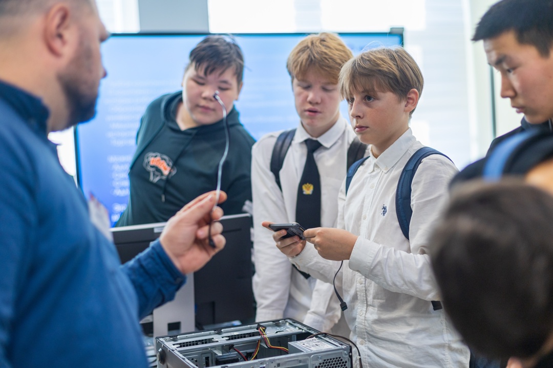 В современном мире выбор профессии — одно из самых важных решений для молодёжи. 18 октября 2025 года сотрудники «НОВАТЭК-ТАРКОСАЛЕНЕФТЕГАЗ» помогли…