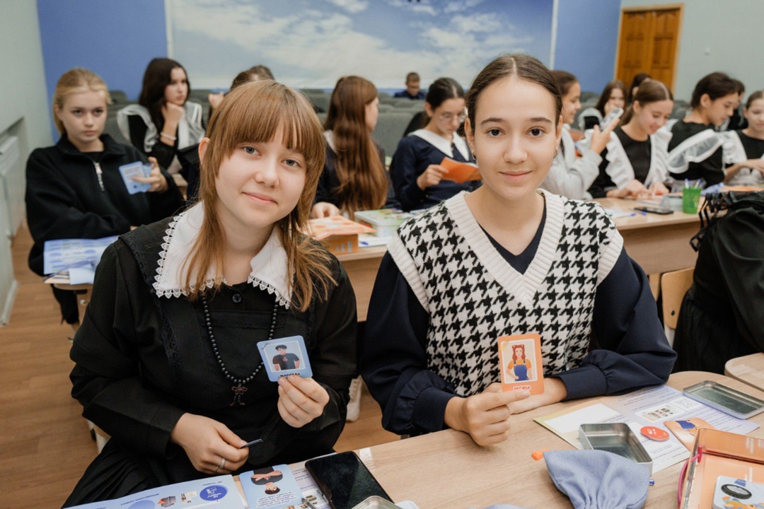 Уроки для устойчивого завтра В октябре наш образовательный проект «В поисках углеродного следа» с Всероссийским проектом «Образ будущего» объехал пять районов…