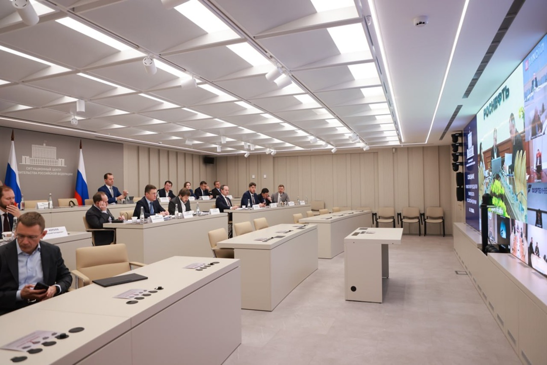 Александр Новак провел заседание штаба по ситуации на рынке нефтепродуктов.