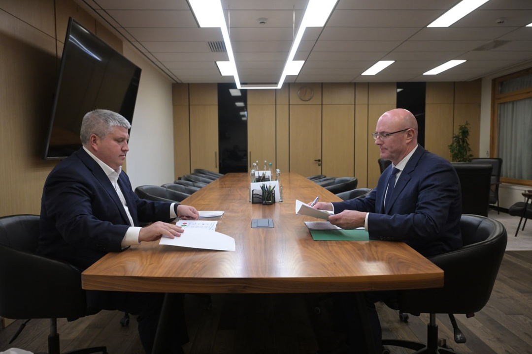Дмитрий Чернышенко провел рабочую встречу с губернатором Новгородской области Александром Дроновым.