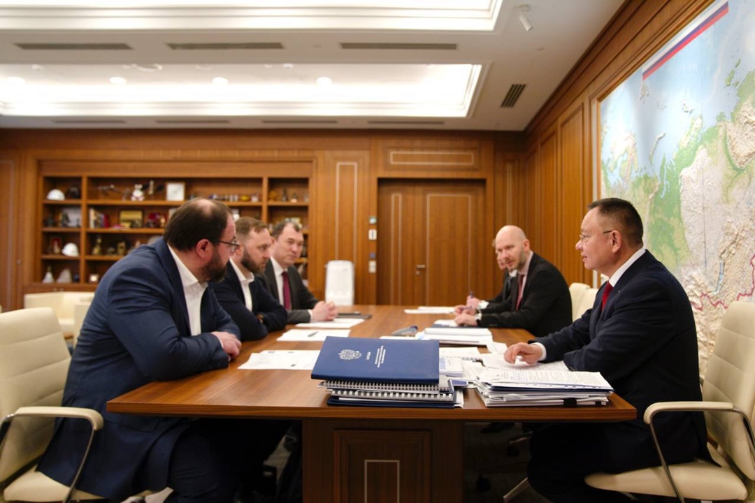 В Минстрое России состоялась рабочая встреча Министра строительства и ЖКХ РФ Ирека Файзуллина и Министра цифрового развития, связи и массовых коммуникаций РФ…