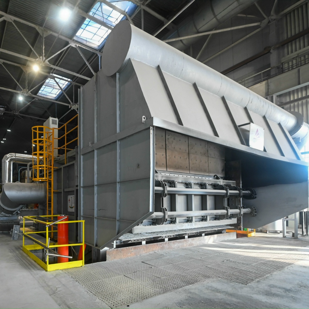 Друзья, мы в Свердловской области — в Михайловске. Запустили новую линию непрерывного литья полосы из алюминия и его сплавов на заводе «Уральская фольга»️