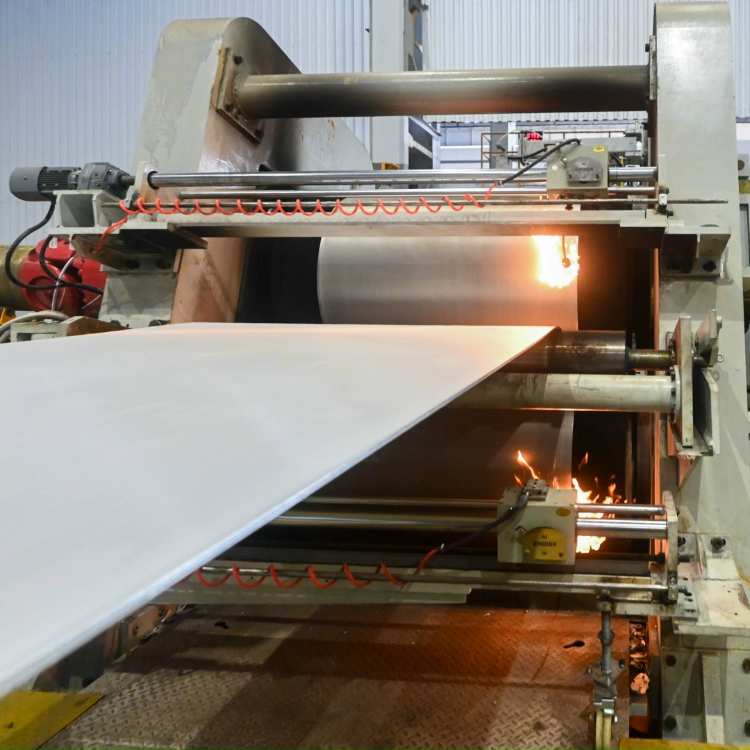 Друзья, мы в Свердловской области — в Михайловске. Запустили новую линию непрерывного литья полосы из алюминия и его сплавов на заводе «Уральская фольга»️