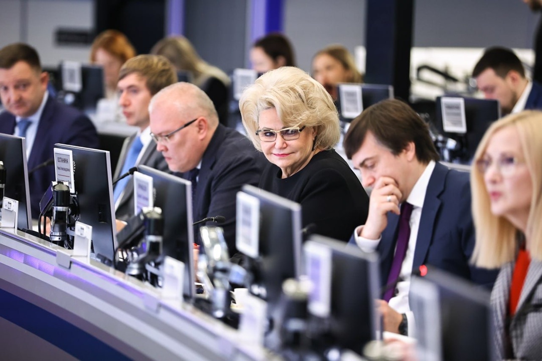 Дмитрий Чернышенко: В 2025 году увеличилось количество мест отдыха для детей – дополнительно ребят принимали более 400 детских лагерей.