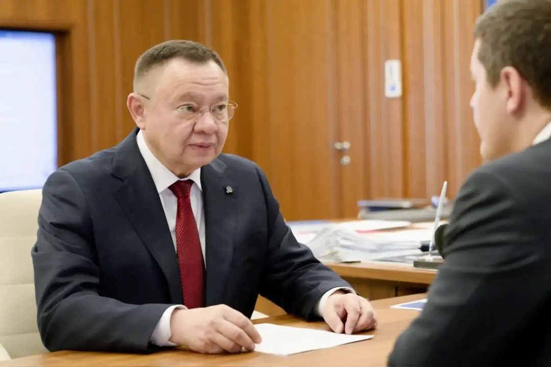 Министр строительства и ЖКХ РФ Ирек Файзуллин провел рабочую встречу с Губернатором Ямало-Ненецкого автономного округа Дмитрием Артюховым