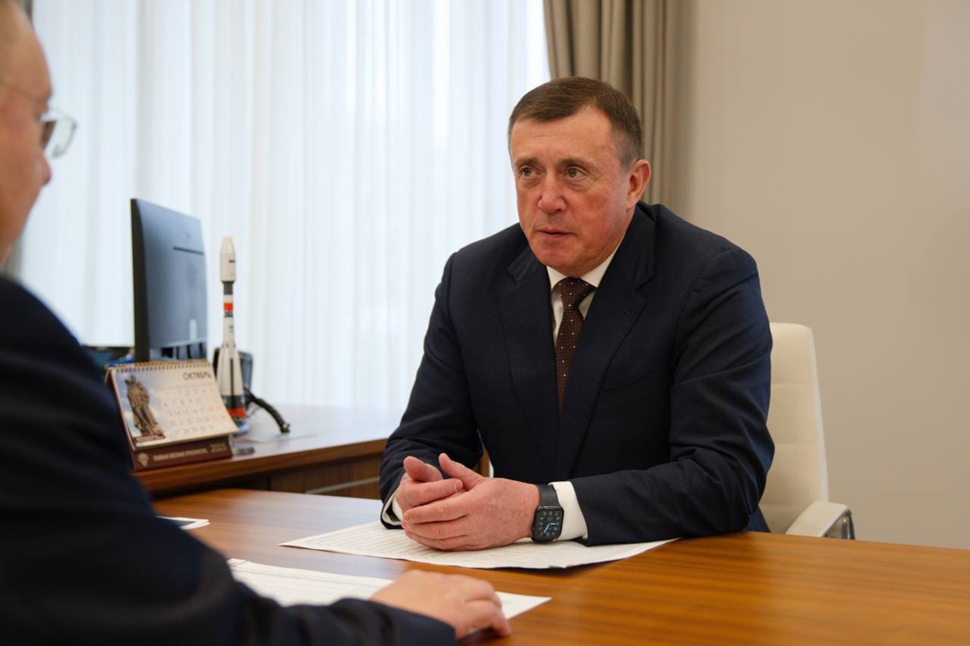 Министр строительства и ЖКХ РФ Ирек Файзуллин провел рабочую встречу с Губернатором Сахалинской области Валерием Лимаренко