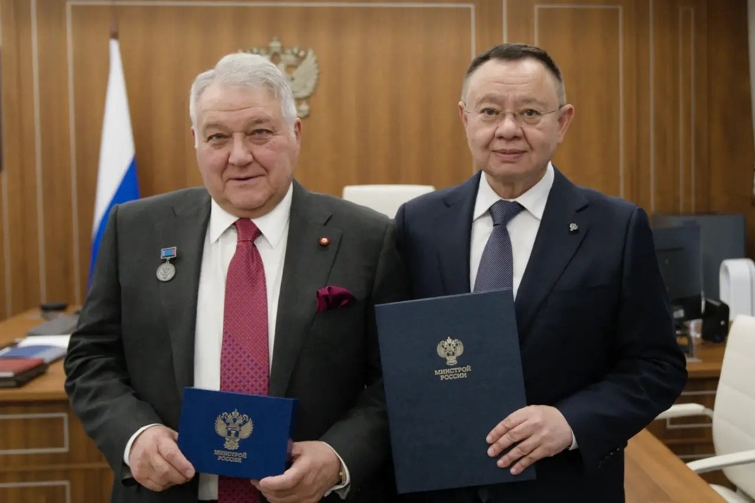 Глава Минстроя России Ирек Файзуллин провел рабочую встречу с президентом НИЦ «Курчатовский институт» Михаилом Ковальчуком