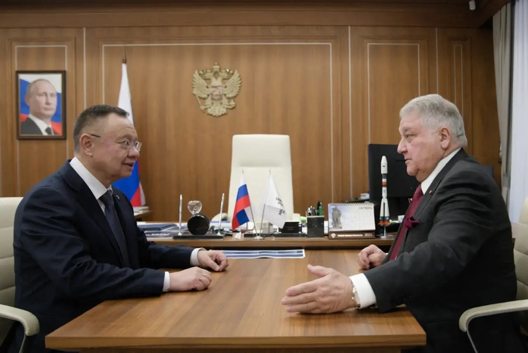 Глава Минстроя России Ирек Файзуллин провел рабочую встречу с президентом НИЦ «Курчатовский институт» Михаилом Ковальчуком