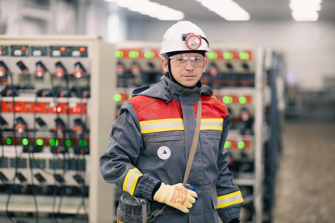 Безопасность, команда, результат! Знакомьтесь, механик участка «Энергомеханическая служба» шахты «Ерунаковская-VIII» Станислав Пыхтин