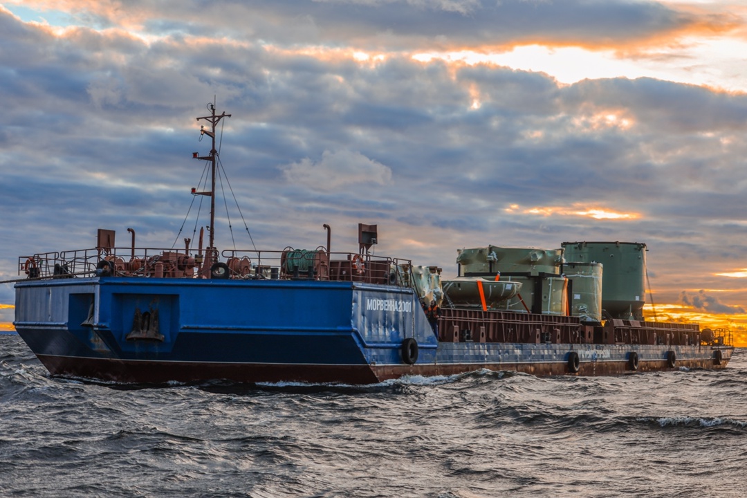 Несколько кадров путешествия устройства локализации расплава (УЛР) из Сызрани на Ленинградскую АЭС. «Ловушка» весом 700 тонн за три недели преодолела более…
