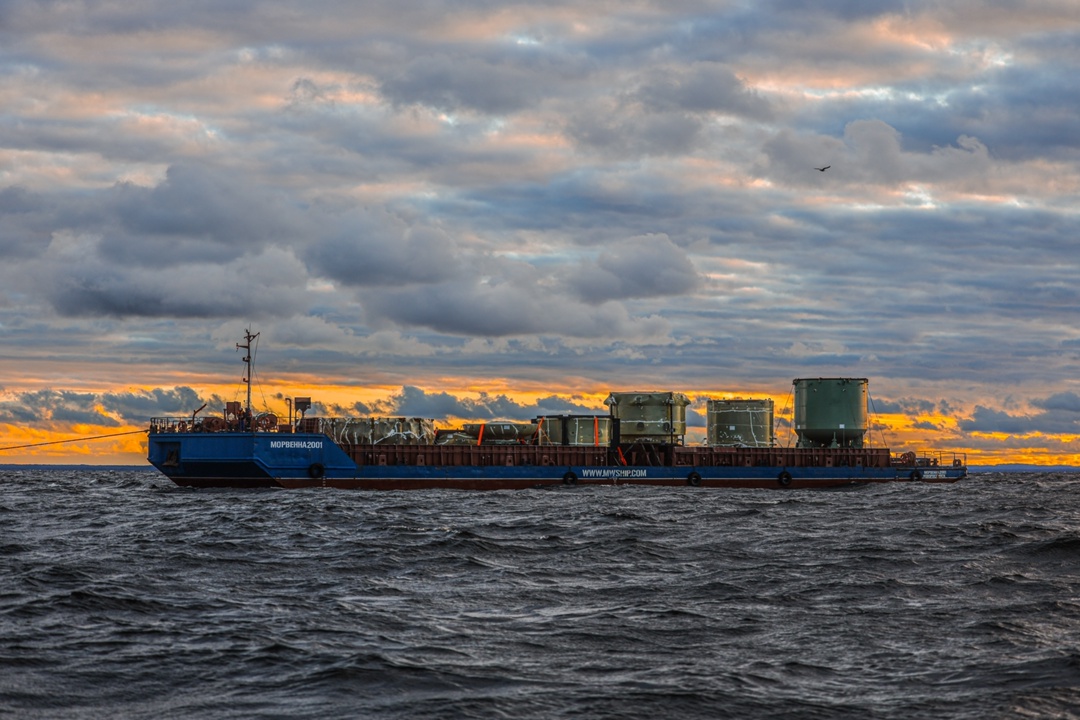 Несколько кадров путешествия устройства локализации расплава (УЛР) из Сызрани на Ленинградскую АЭС. «Ловушка» весом 700 тонн за три недели преодолела более…