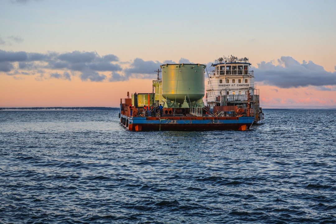 Несколько кадров путешествия устройства локализации расплава (УЛР) из Сызрани на Ленинградскую АЭС. «Ловушка» весом 700 тонн за три недели преодолела более…