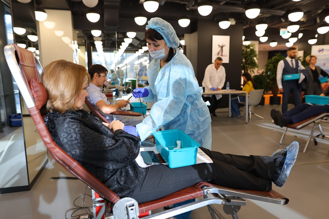 РусГидро впервые провело День донора в красноярской штаб-квартире - он стал рекордным по численности