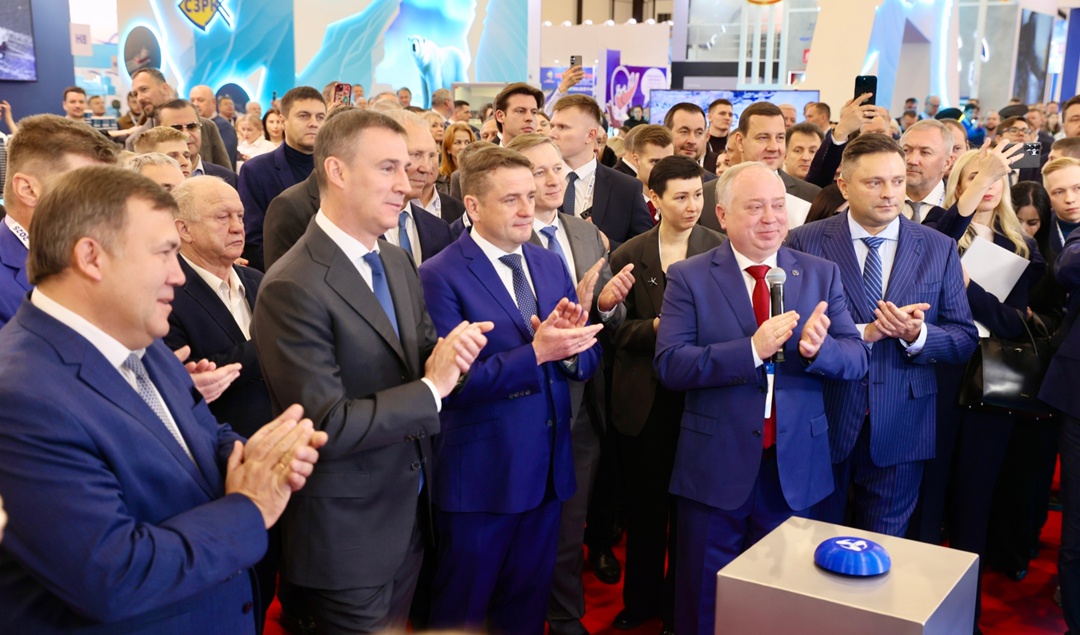 Дмитрий Патрушев выступил на пленарной сессии Международного рыбопромышленного форума.