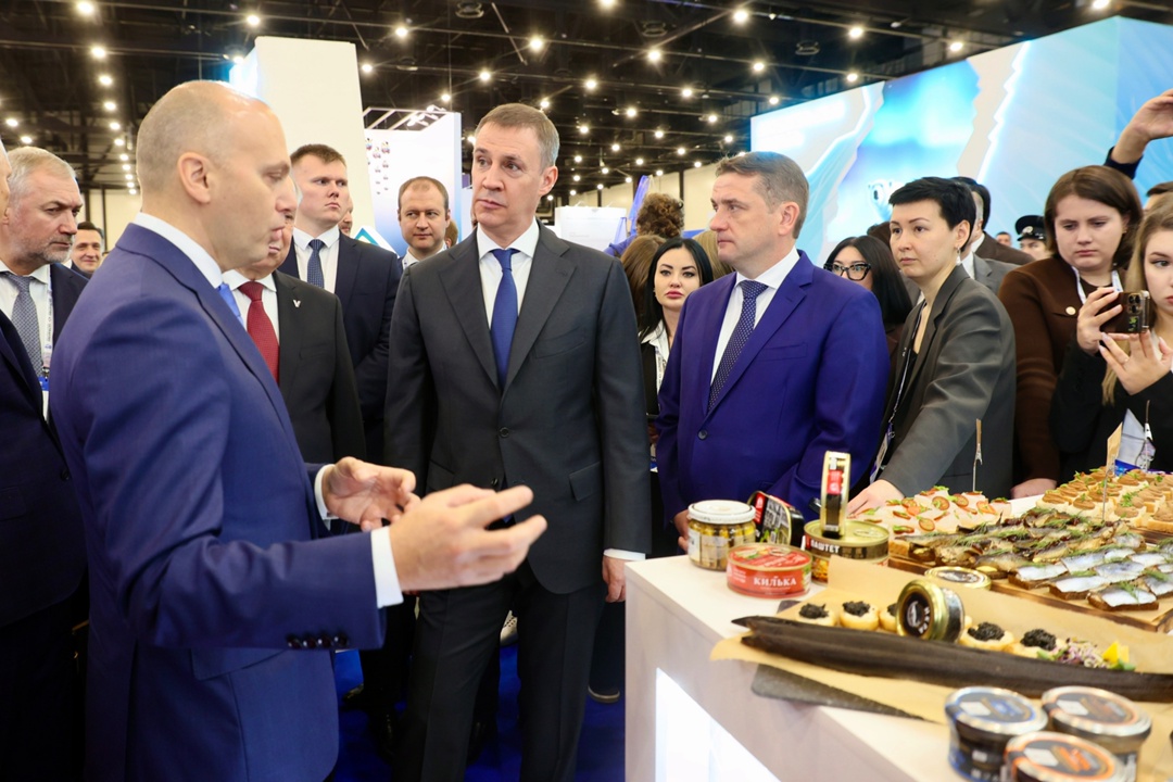 Дмитрий Патрушев выступил на пленарной сессии Международного рыбопромышленного форума.