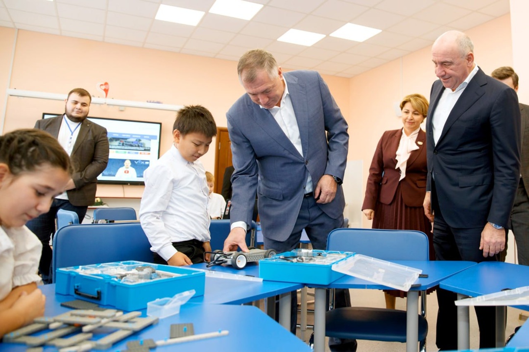 Марат Хуснуллин провел совещание по социально-экономическому развитию Карачаево-Черкесской Республики.