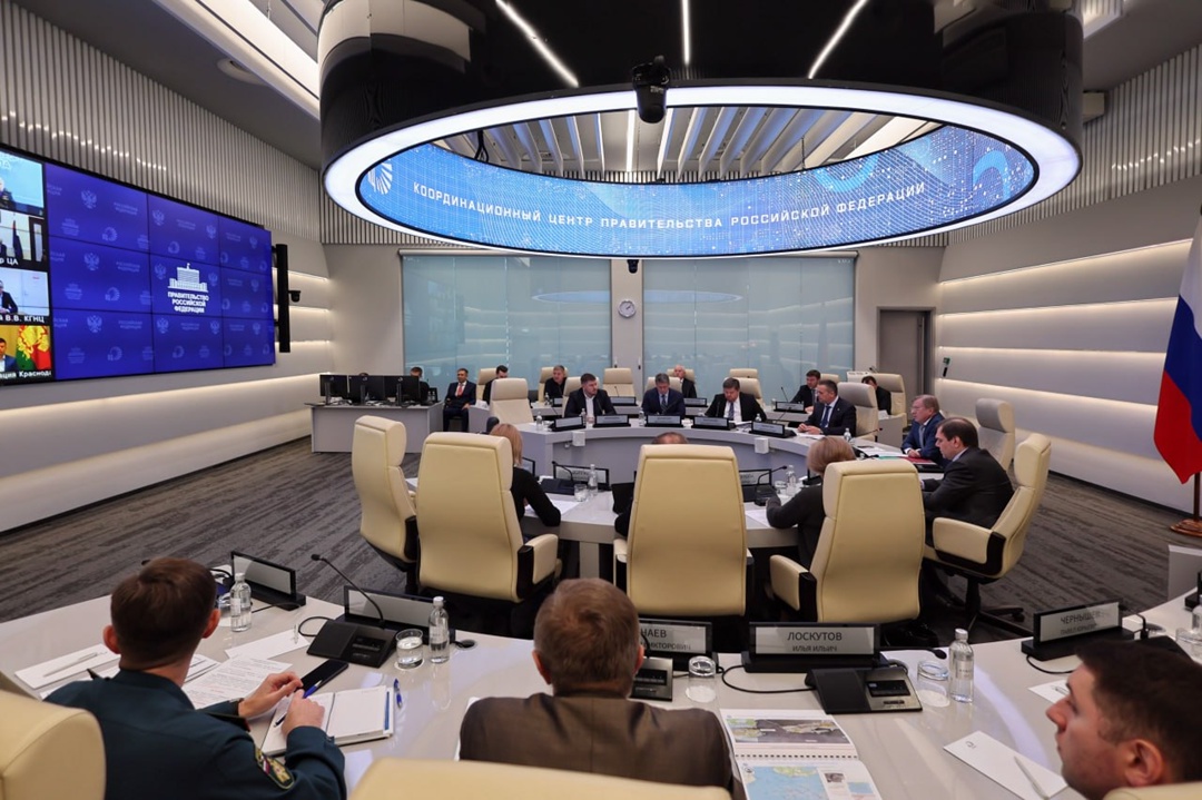 Виталий Савельев провел заседание правкомиссии для координации работ по ликвидации последствий ЧС, вызванной крушением танкеров в Керченском проливе.