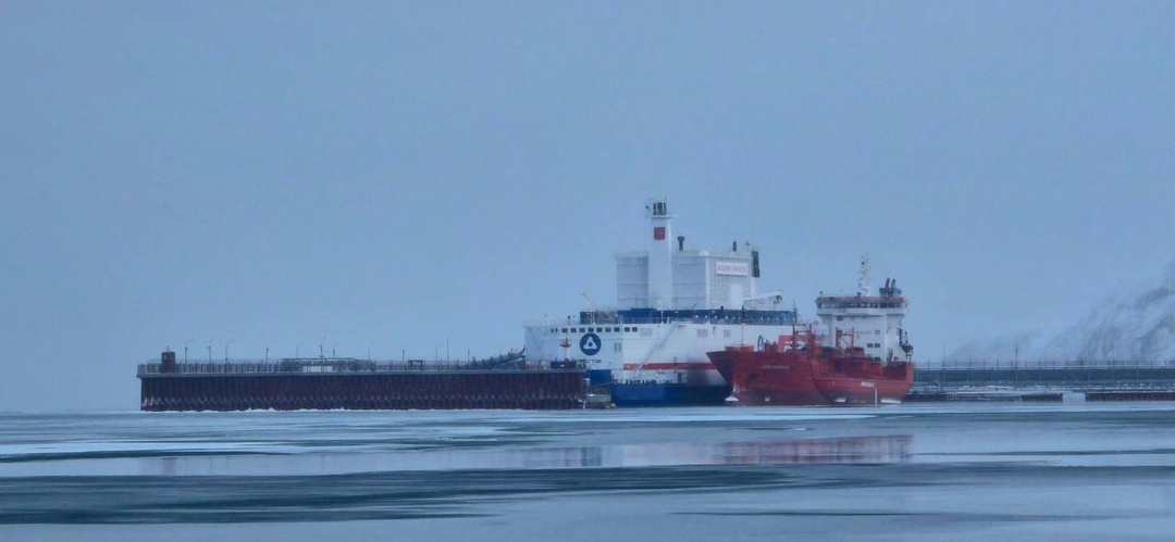 Плавучая АЭС подзаправилась: на ПАТЭС прошла бункеровка дизельным топливом