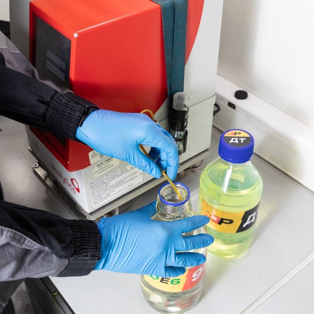 Контроль качества: как проверяют топливо на АЗС «Роснефть»?