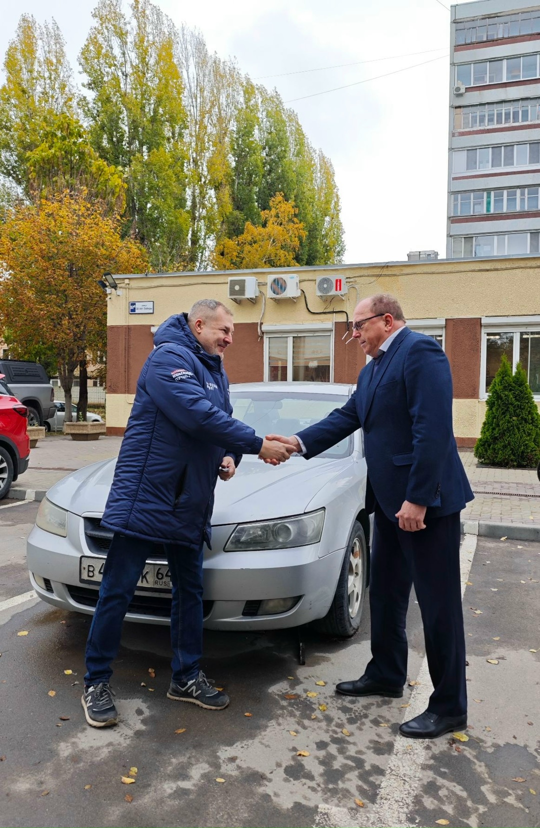 #ВсеДляПобеды Руководитель Волжского МТУ по надзору за ЯРБ Ростехнадзора Евгений Миронов передал представителям регионального отделения Общероссийского…