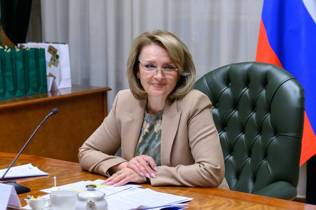 В Минфине впервые прошли стажировку старшеклассники