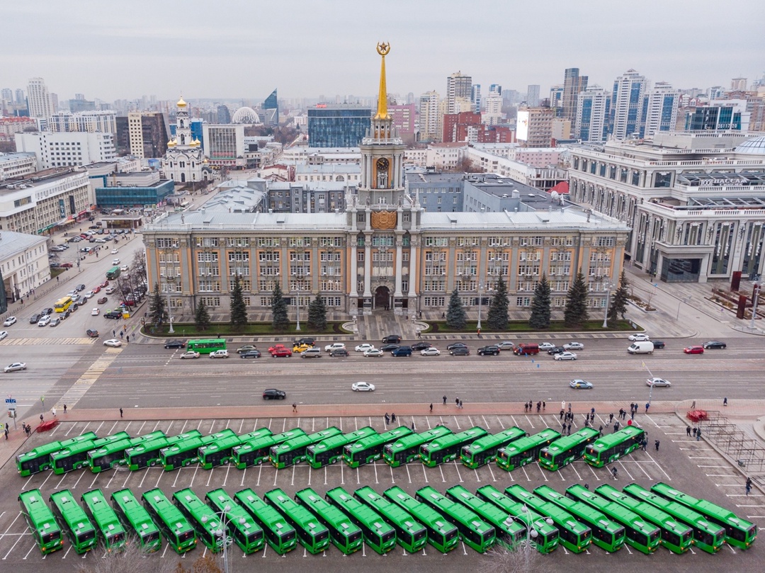 С Днем работника автомобильного и городского пассажирского транспорта!