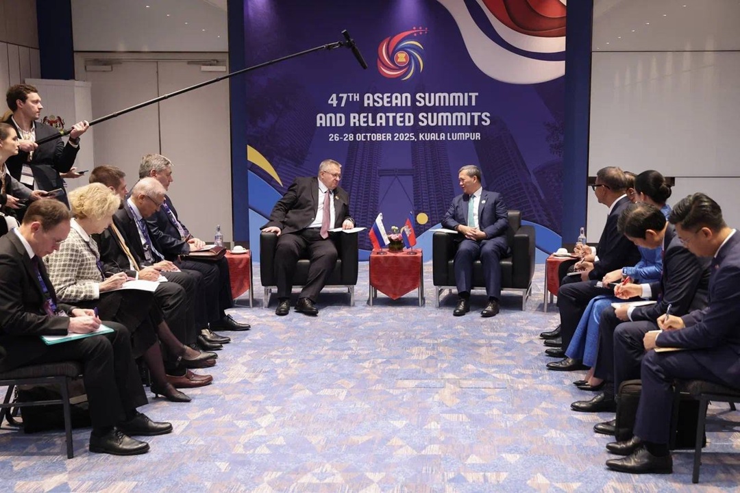 Алексей Оверчук провел встречу с премьер-министром Камбоджи Хун Манетом.