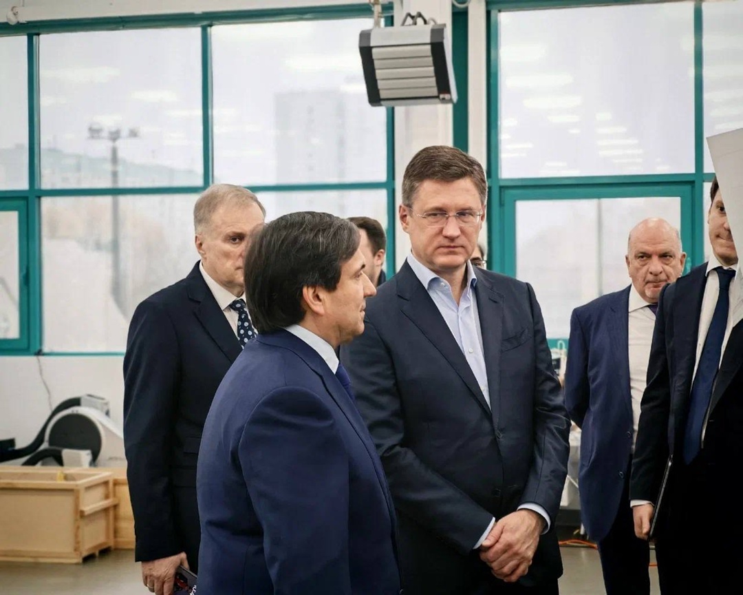 Александр Новак посетил московский завод «Физприбор».