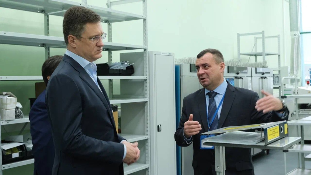 Александр Новак посетил московский завод «Физприбор».