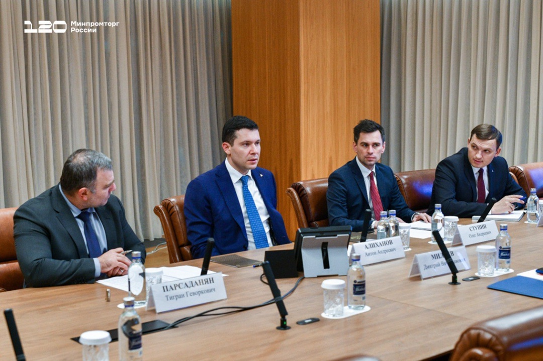 Глава Минпромторга России провел рабочую встречу с губернатором Тульской области