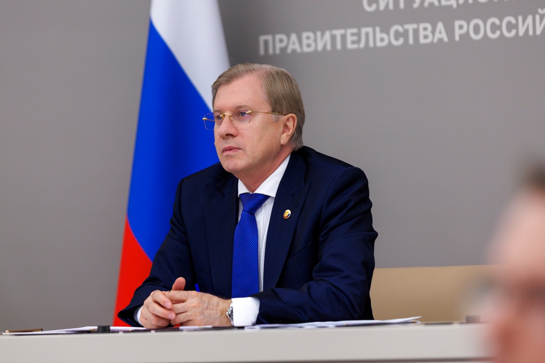 Виталий Савельев провел совещание по реализации проекта строительства высокоскоростной магистрали Москва – Санкт-Петербург.