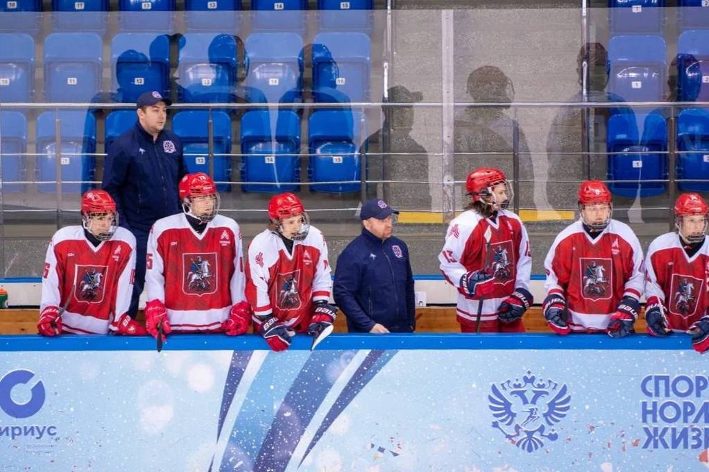 Дмитрий Чернышенко и Михаил Дегтярев поздравили тренеров с профессиональным праздником.