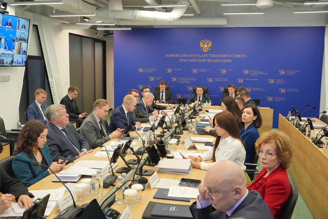 Алексей Чекунков доложил о выполнении поручений Президента на заседании комиссии Госсовета по направлению «Северный морской путь и Арктика».