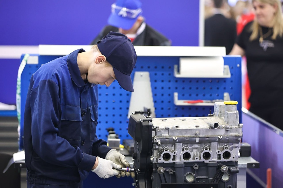 Дмитрий Чернышенко поприветствовал участников Национального чемпионата «Абилимпикс».