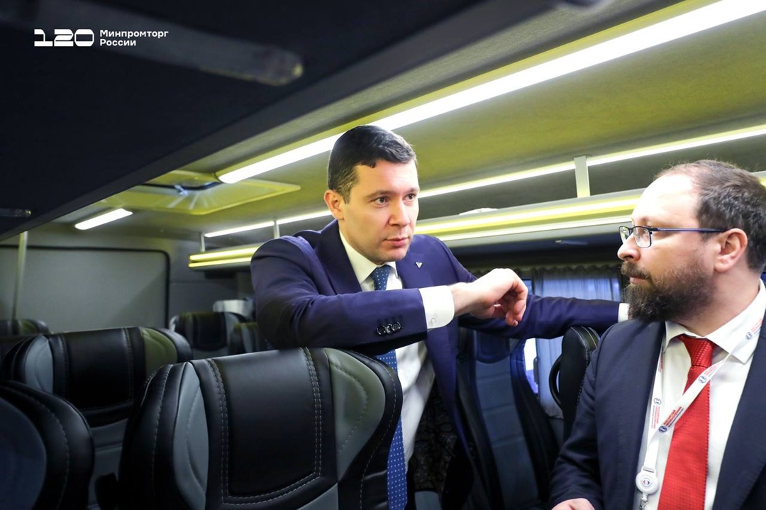 Антон Алиханов посетил форум «Российский промышленник»