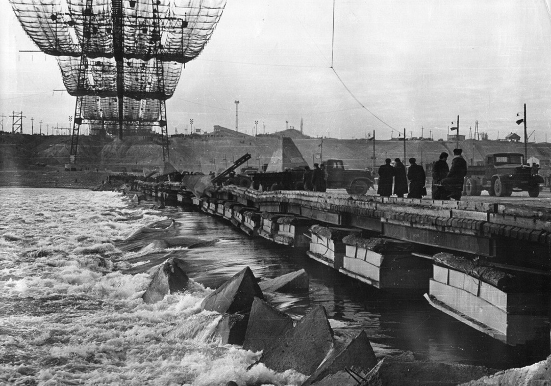 В этот день, 31 октября, с разницей в три года была перекрыта река Волга для строительства двух станций Волжско-Камского каскада, которые являются крупнейшими…