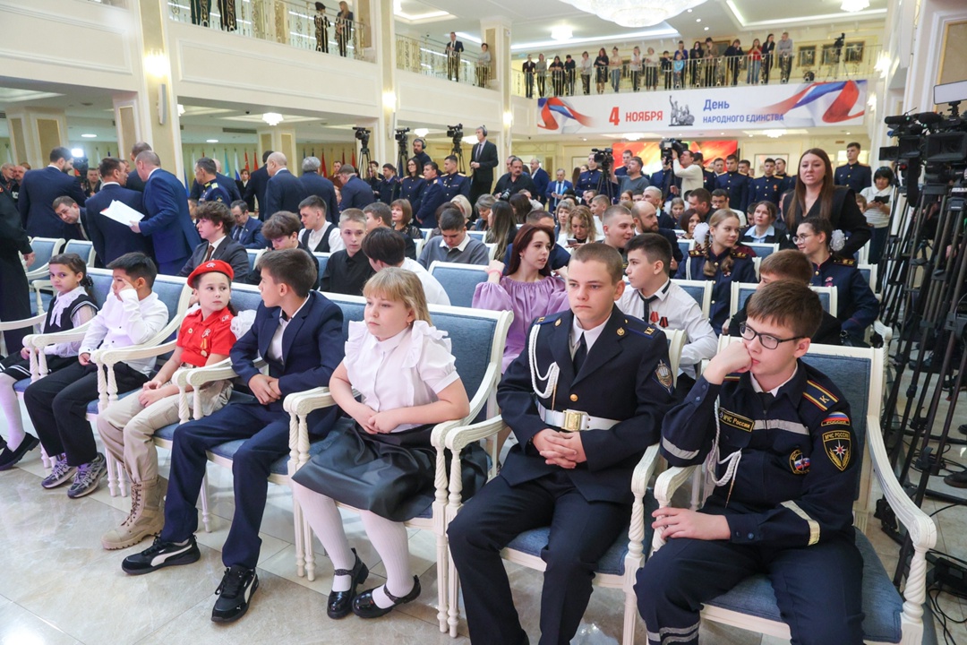 В Совете Федерации наградили детей-героев за спасение людей и проявленное мужество