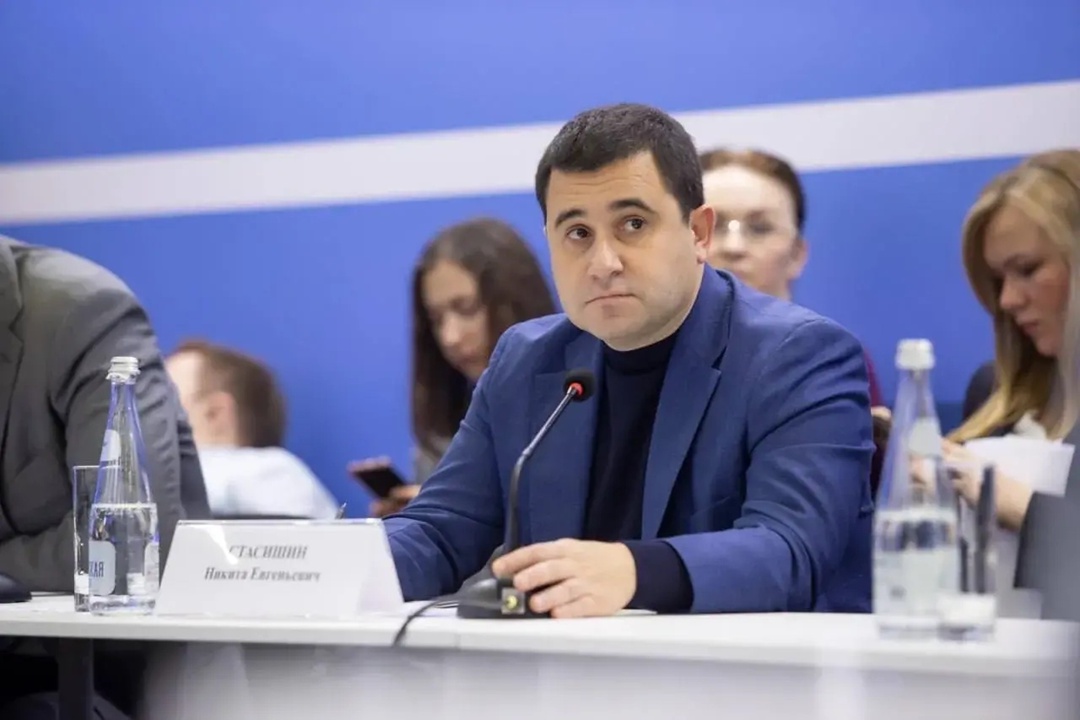 Минстрой России помогает в социальной адаптации и трудоустройстве ветеранов специальной военной операции