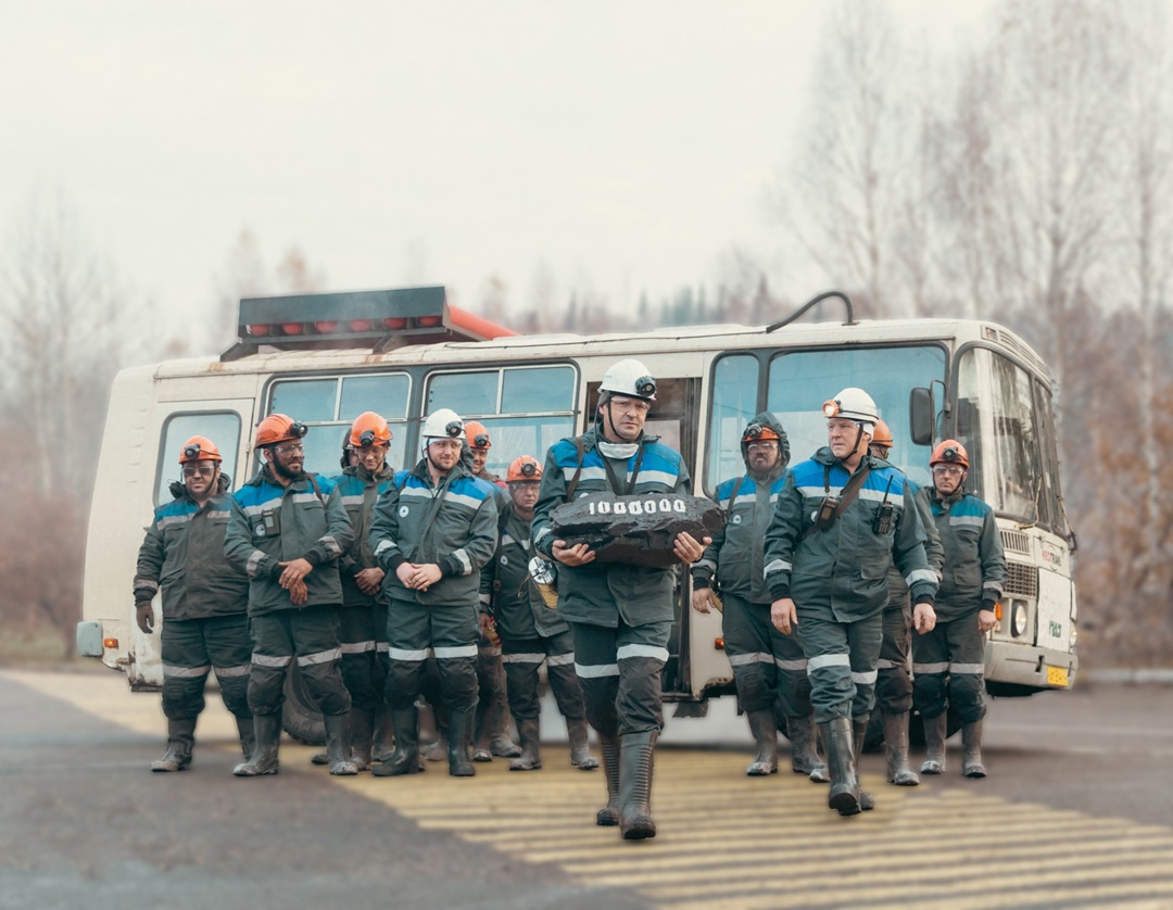 С миллионом, шахта «Есаульская»! Горняки шахты «Есаульская» выдали на-гора 1 млн тонн угля из очистного забоя с начала года