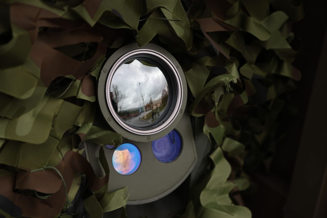 Недавно мы рассказывали про новый антидрон-комплекс с БПЛА-перехватчиком