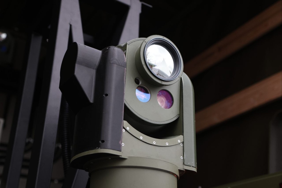 Недавно мы рассказывали про новый антидрон-комплекс с БПЛА-перехватчиком