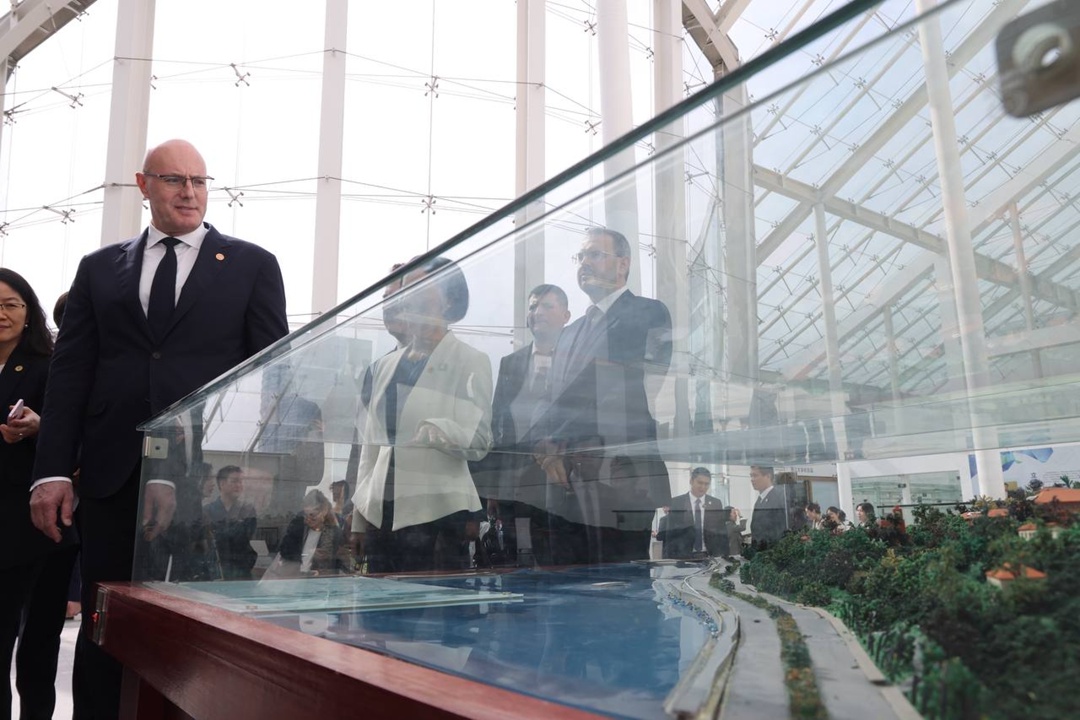 Дмитрий Чернышенко передал Чжэцзянскому университету предложения российских вузов по укреплению сотрудничества.