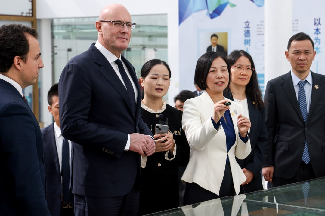 Дмитрий Чернышенко передал Чжэцзянскому университету предложения российских вузов по укреплению сотрудничества.