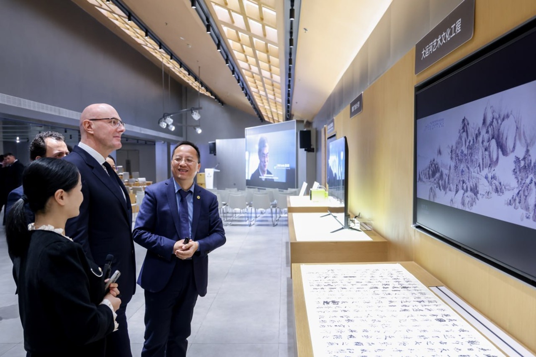 Дмитрий Чернышенко передал Чжэцзянскому университету предложения российских вузов по укреплению сотрудничества.