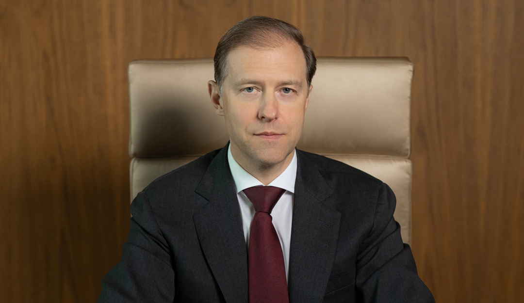 Поздравление первого вице-премьера Дениса Мантурова с Днем народного единства.