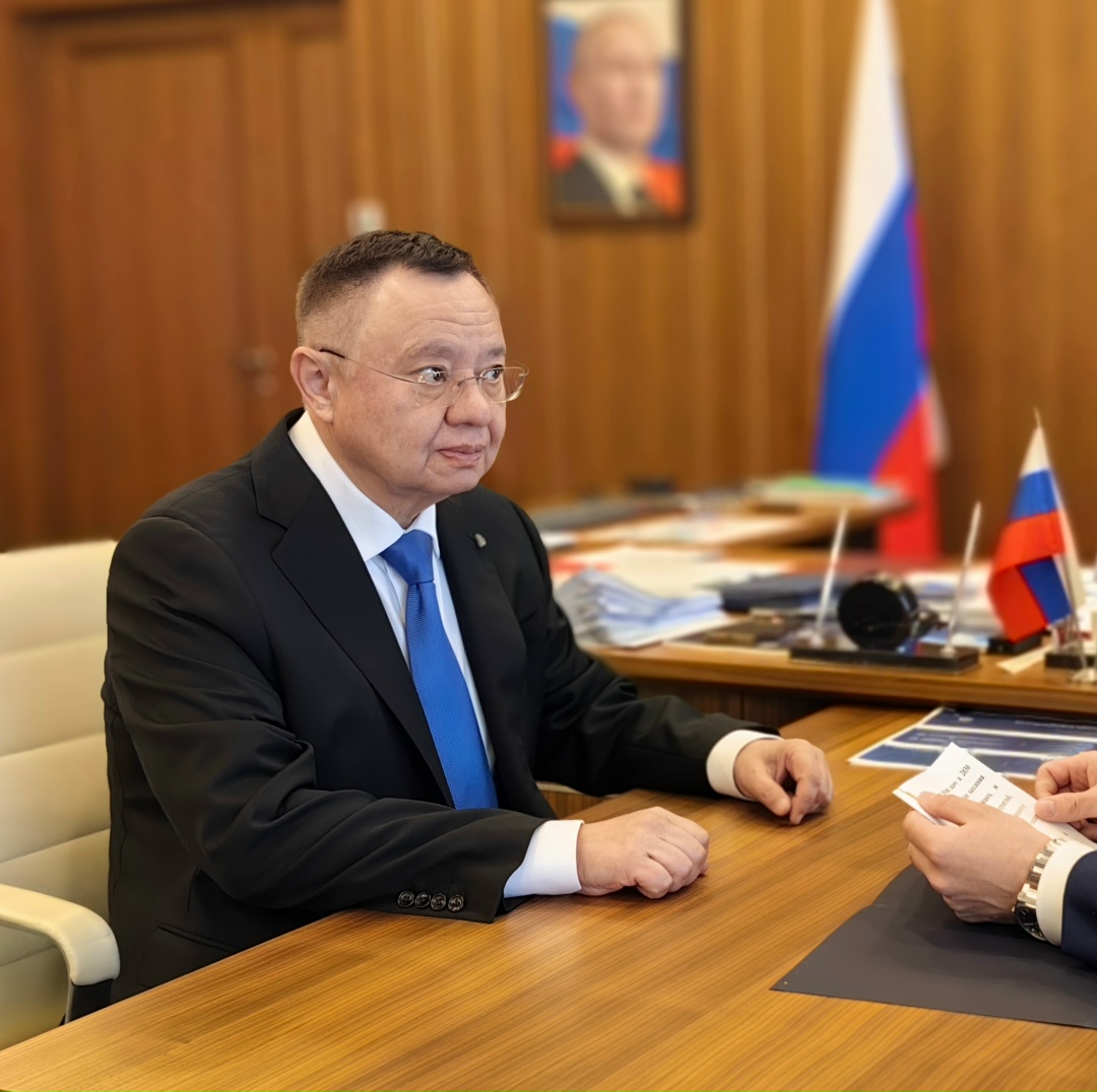 Глава Минстроя России Ирек Файзуллин провел рабочую встречу с Главой ДНР Денисом Пушилиным